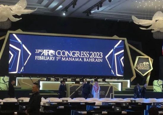 圣保罗电影节主席瑞娜塔与巴西国宝级导演沃尔特·塞勒斯为贾樟柯颁奖，贾樟柯登台时 贾樟柯为时尚大片掌镜 三月两片齐上双喜临门 2009-02-18 墨镜贾 喷火艺人 陈数：车间里的爱情 赵涛：日日夜夜 导演贾樟柯为《时尚先生》拍摄的三月号时尚大片《北京的春天》已于近日完成。