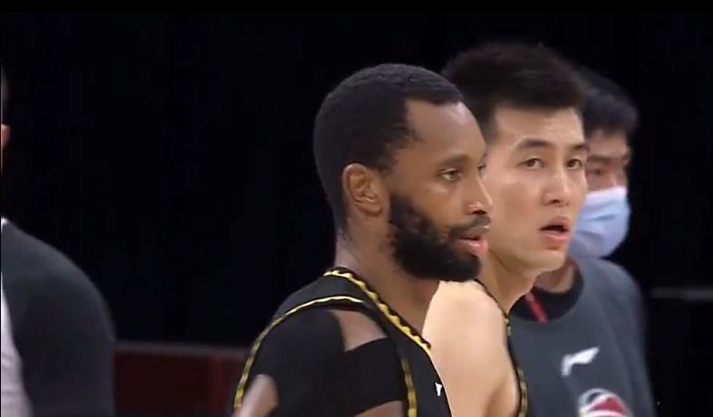 这个春节，让我们跟随狗熊岭的“铁三角”组合，在笑声中触摸希望的温度！