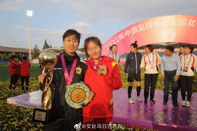 近日，刘嘉玲、张艾嘉、钟楚红几位半百女星频频出席各种活动 李心洁出轨门后聚首张艾嘉 走出阴霾复昔日靓丽 2014-11-06 近日，李心洁经历婚变后，与师父张艾嘉久未一同亮相某新品发布会。